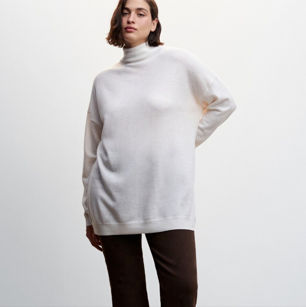 Mango Cream Turtleneck Sweater Soft Knit 100% Wool